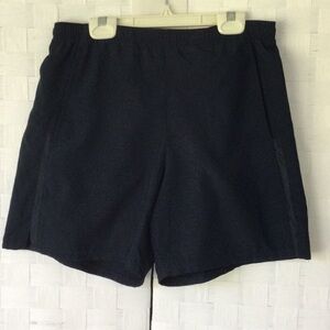 Women’s Nike Fit Dry shorts size 4/6 P color Black side pockets washable. #266